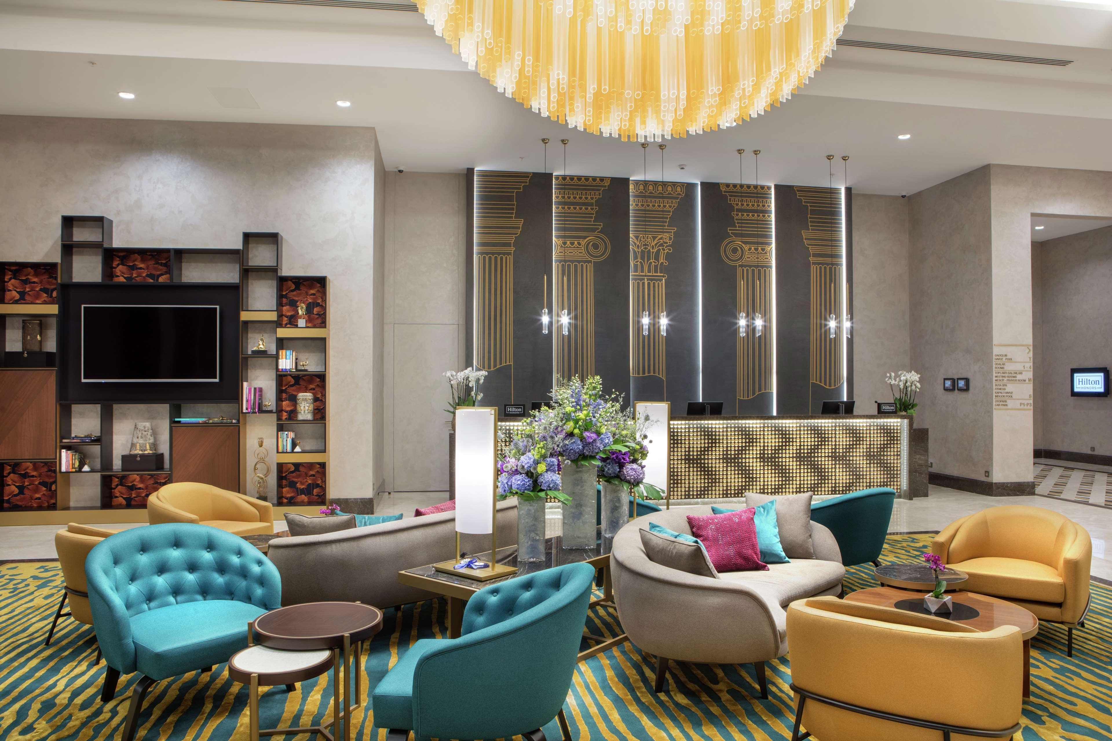 Doubletree By Hilton Antalya City Centre Exterior foto Lobby