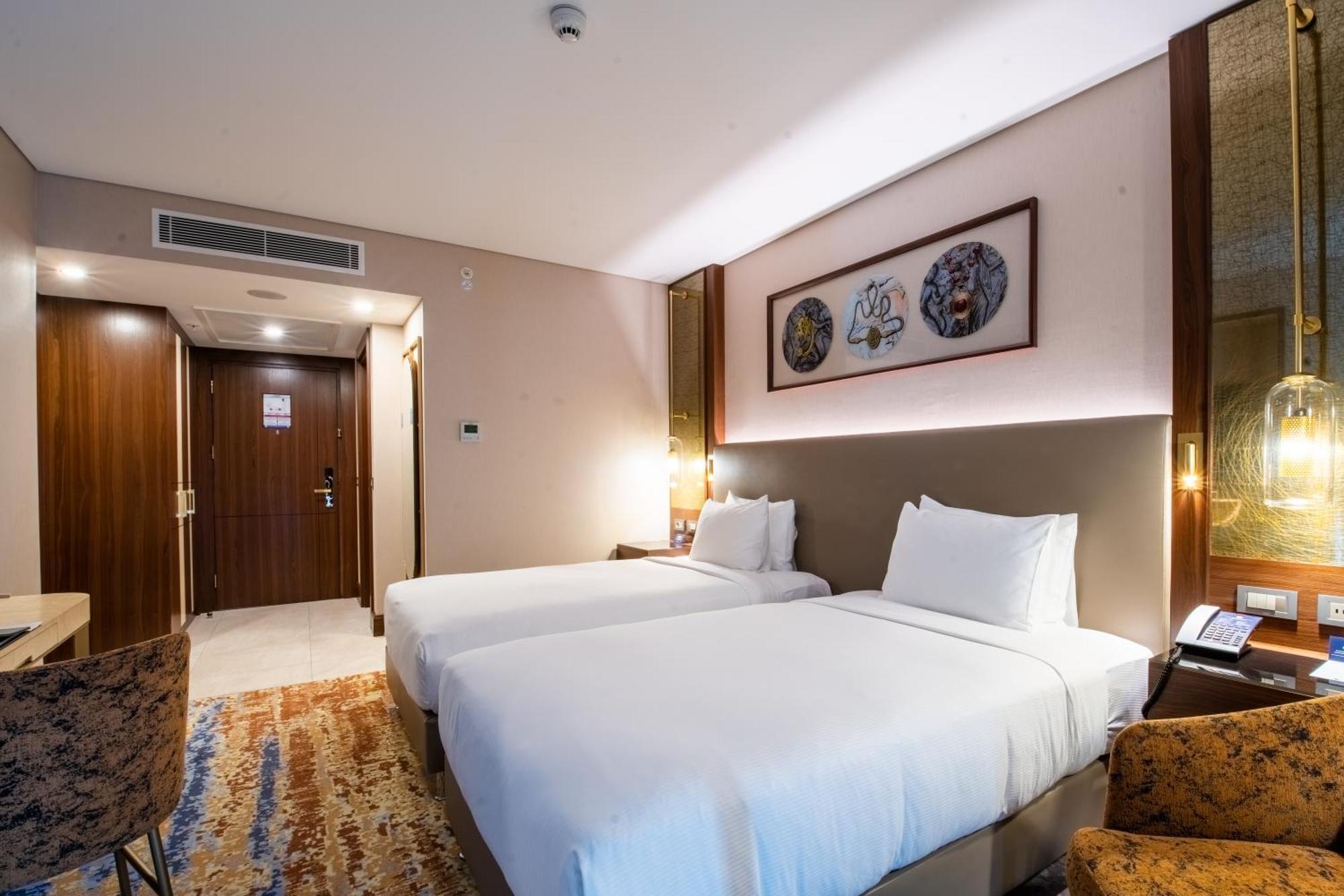 Doubletree By Hilton Antalya City Centre Exterior foto