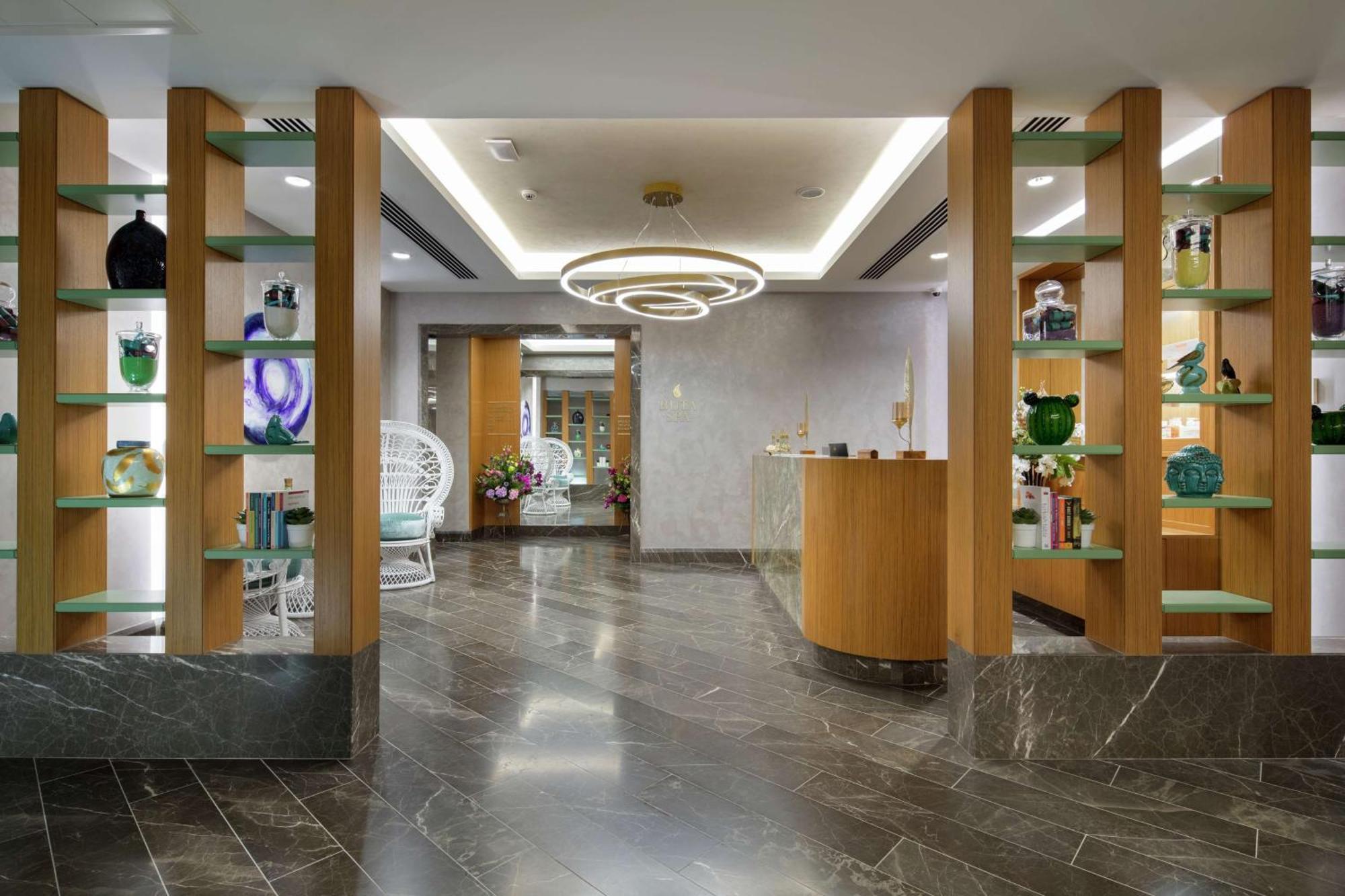 Doubletree By Hilton Antalya City Centre Exterior foto The interior of the clinic